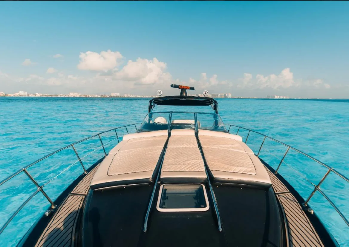 Sea Ray 43 — photo 3