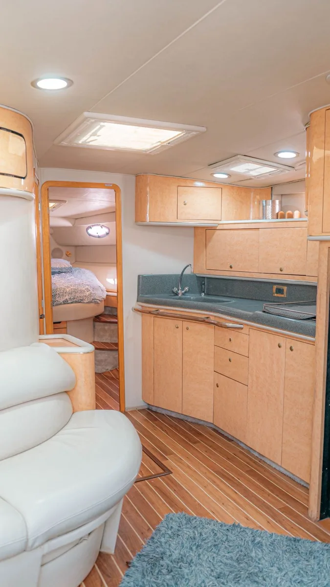 Sea Ray 50 — photo 8