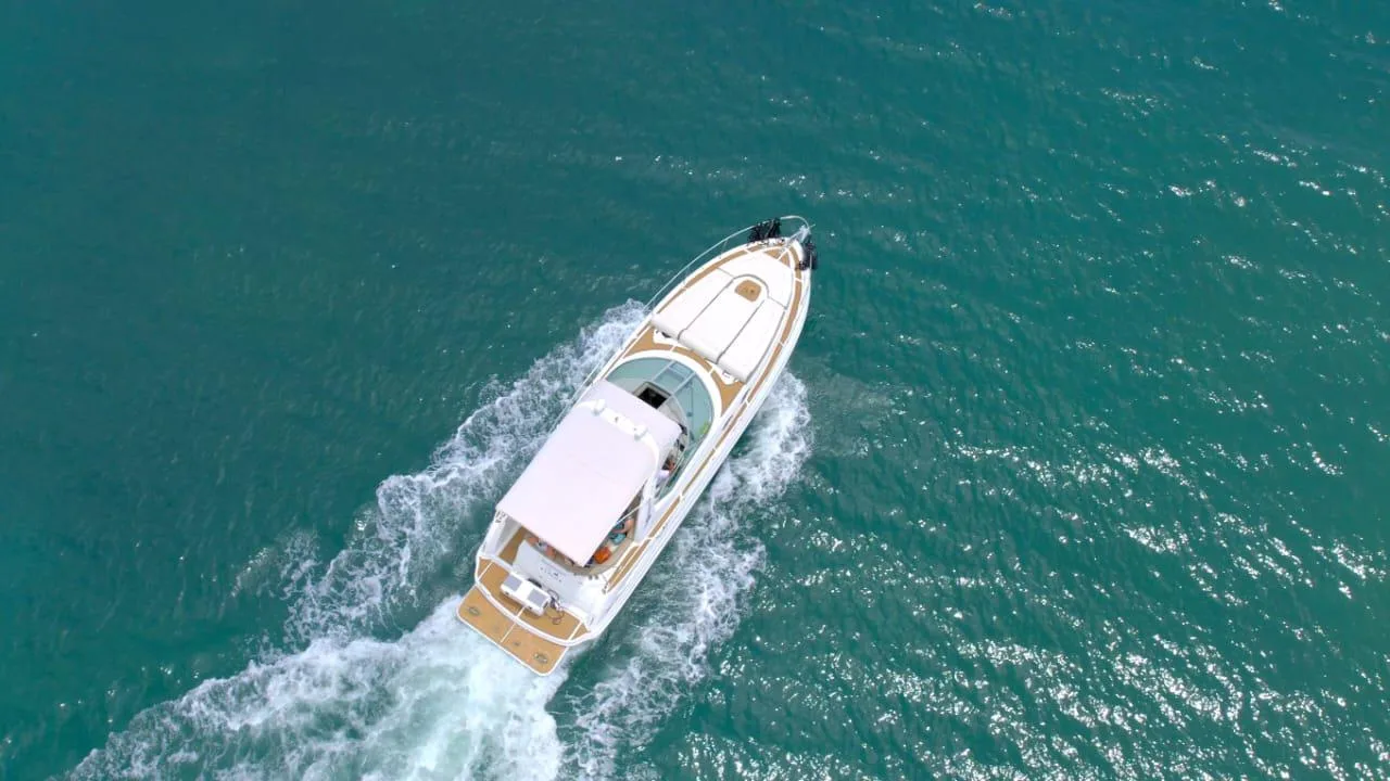 Sea Ray 38 Sundancer — photo 1