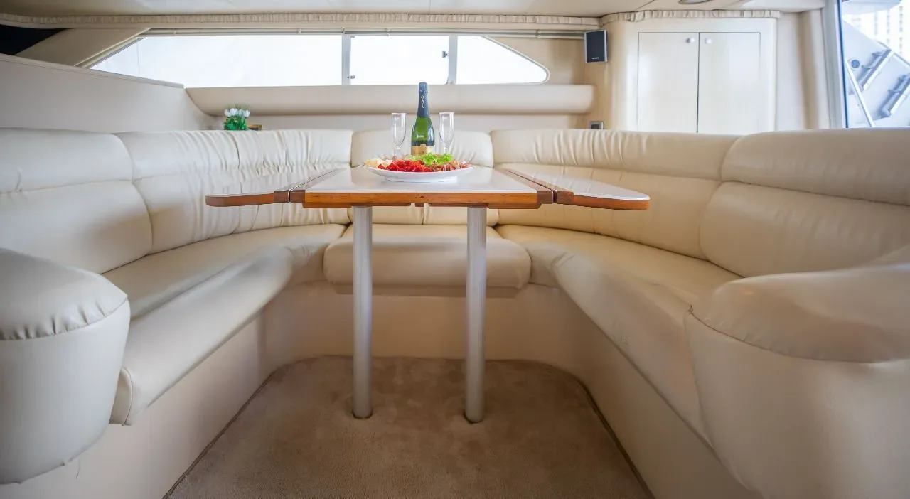Sea Ray 46 Flybridge — photo 12