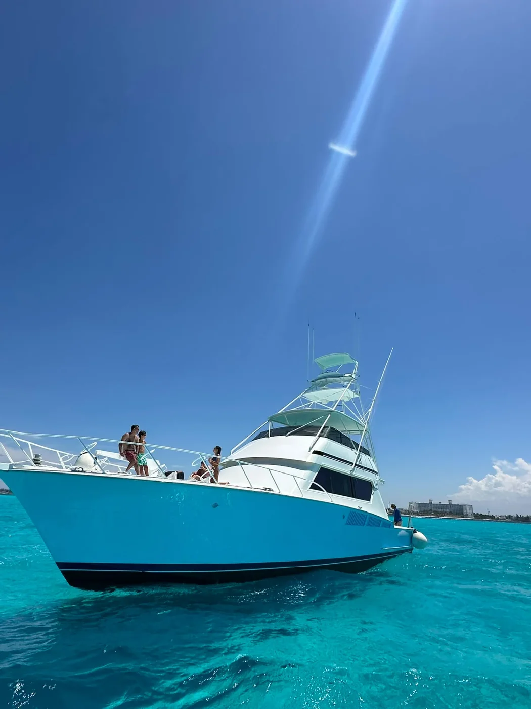 Hatteras 60 — photo 3
