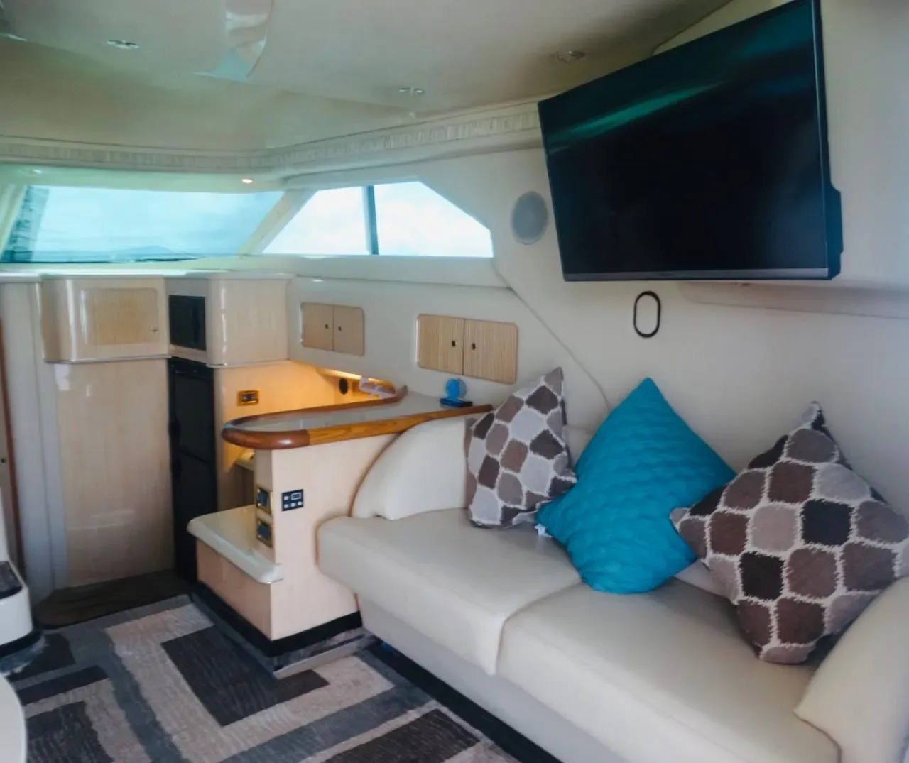 Sea Ray 46 Flybridge — photo 11