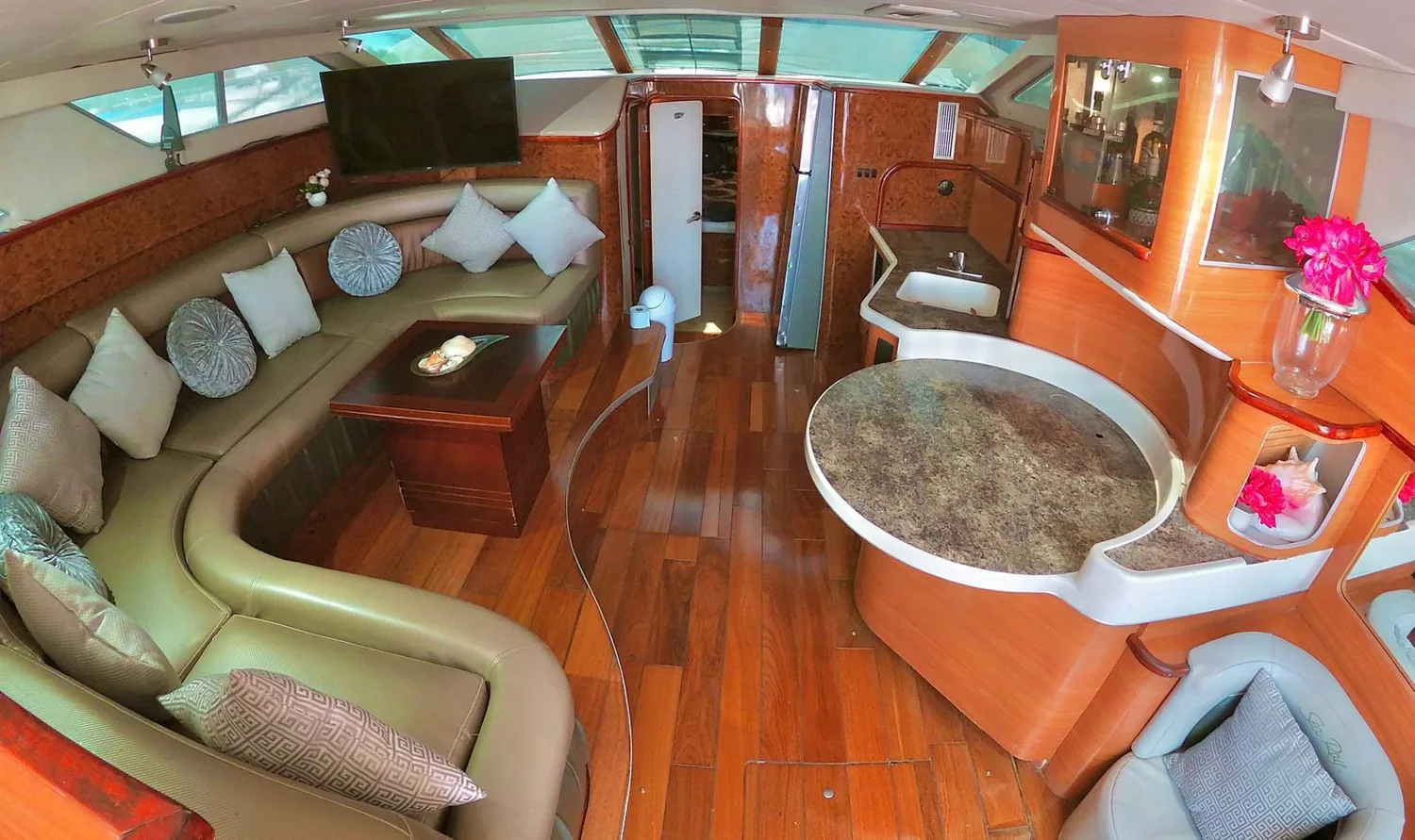Sea Ray 46 Flybridge — photo 10