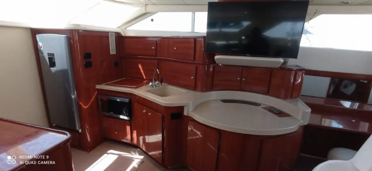 Sea Ray 46 Flybridge — photo 13