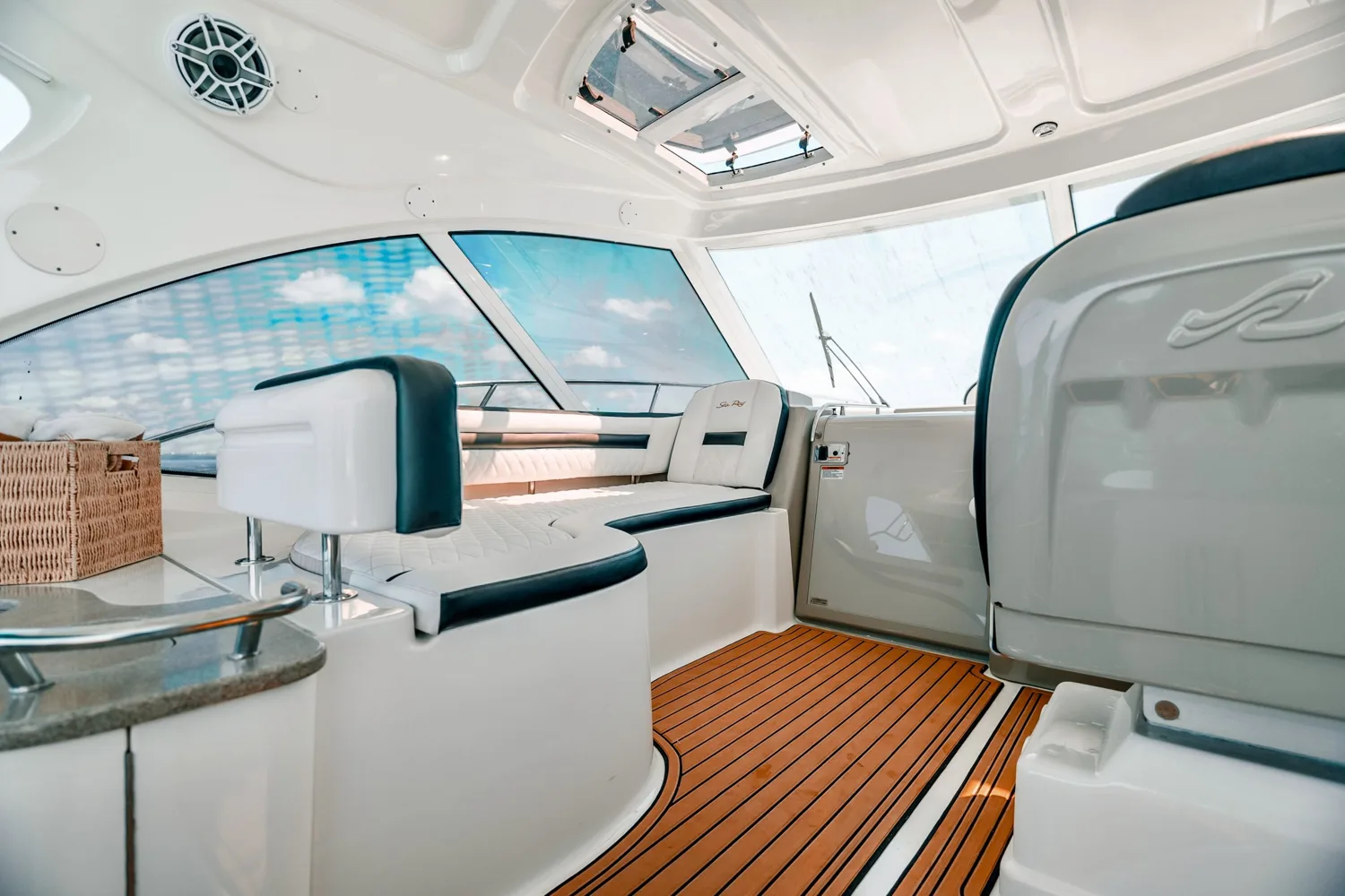 Sea Ray 52 — photo 5
