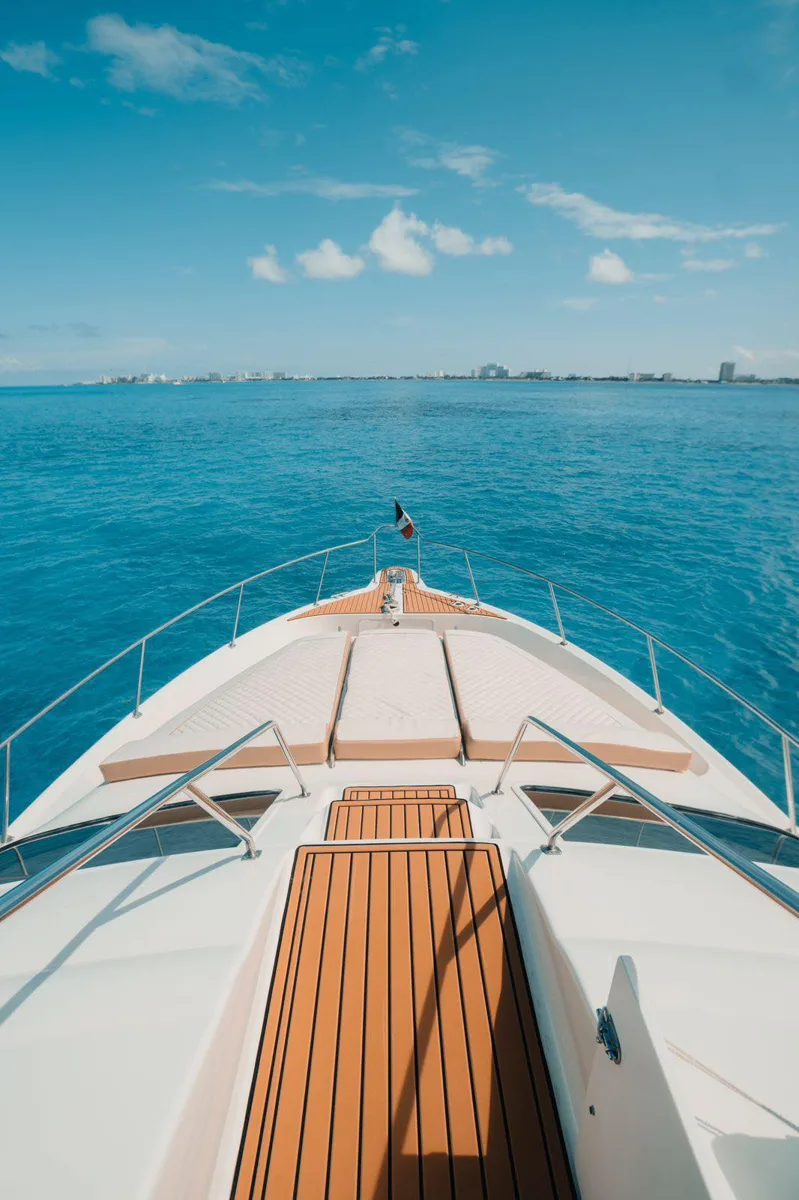 Sea Ray 50 Flybridge — photo 5