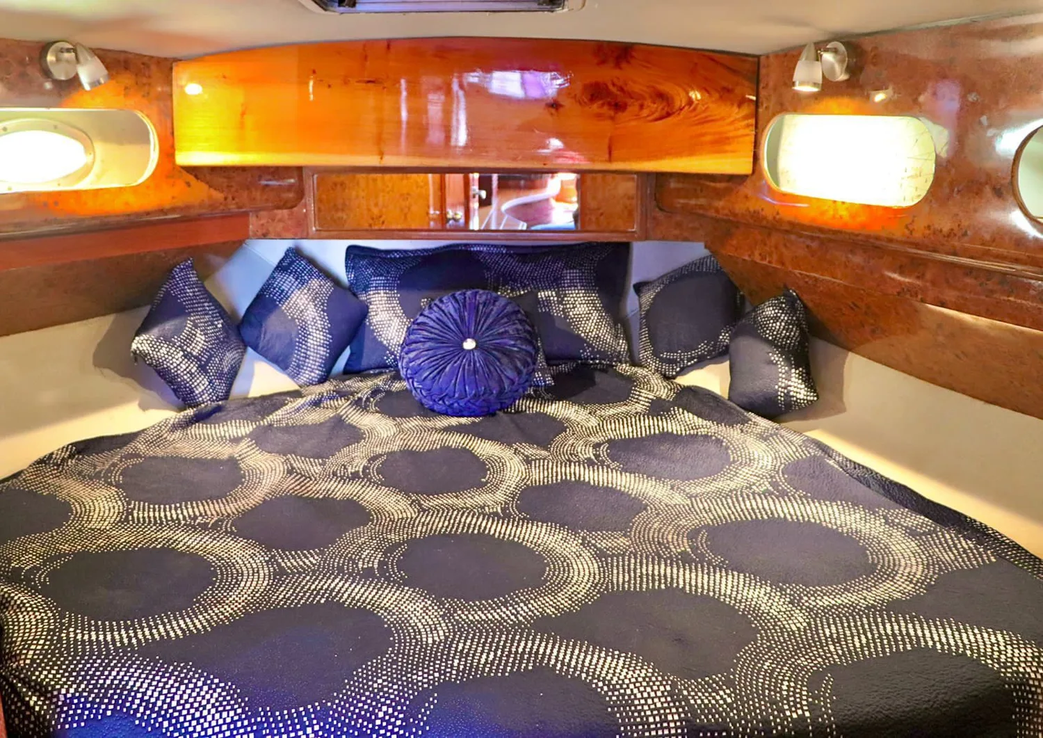 Sea Ray 46 Flybridge — photo 8