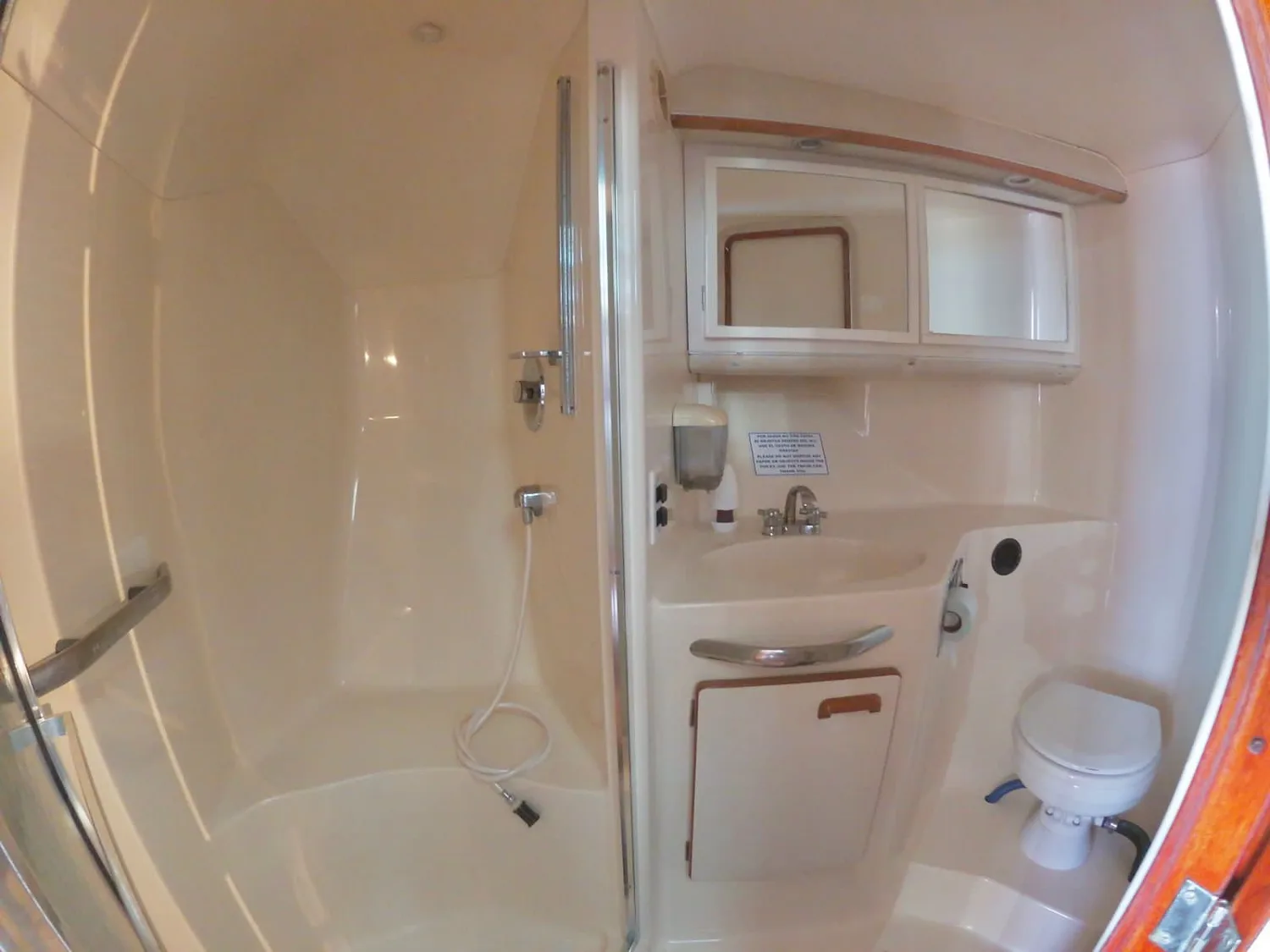 Sea Ray 46 Flybridge — photo 9