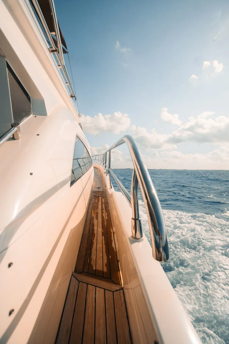 Fairline 70 Flybridge — photo 5