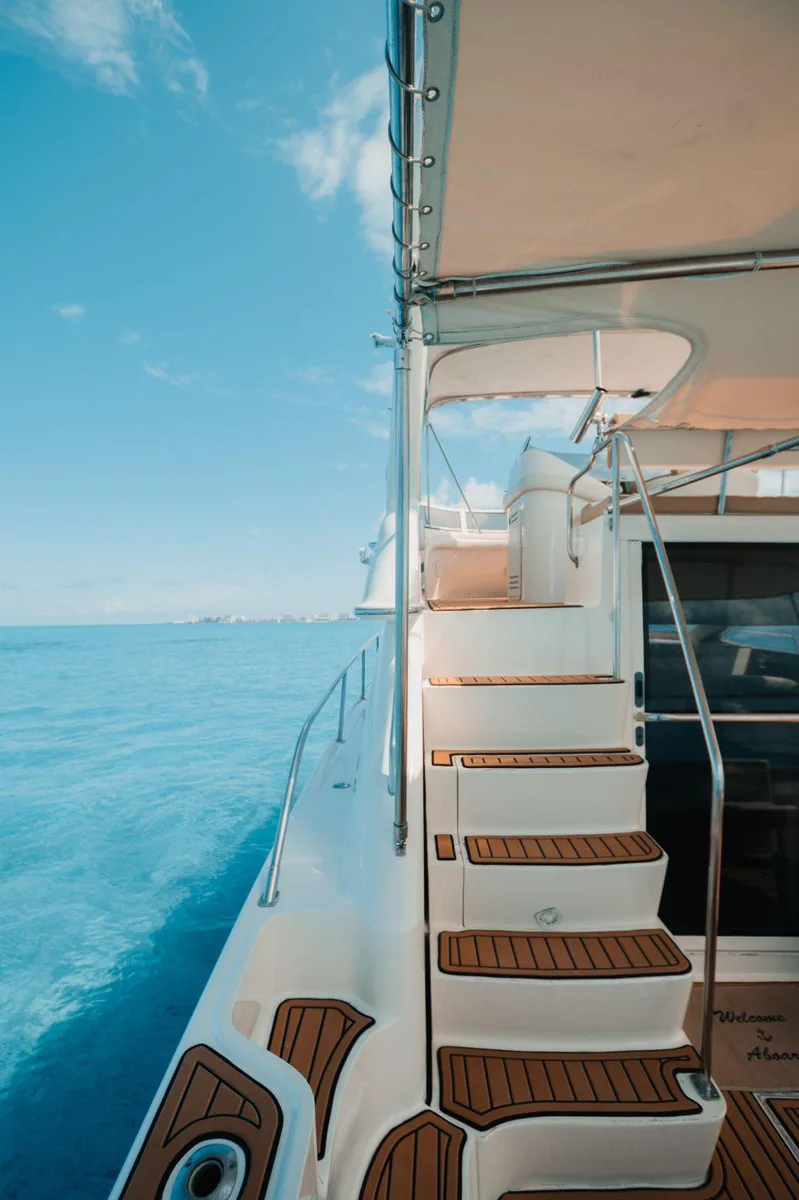 Sea Ray 50 Flybridge — photo 10