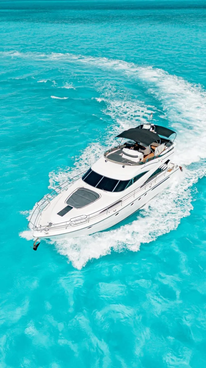 Fairline 70 — photo 3