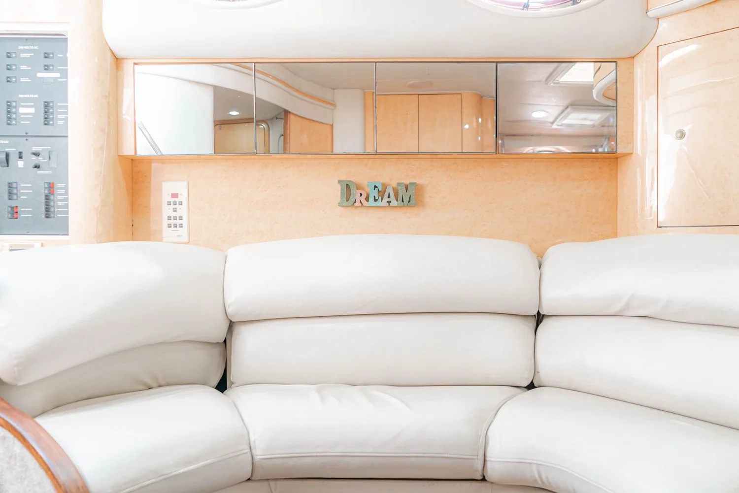 Sea Ray 50 — photo 7