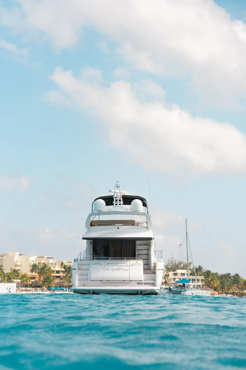 Azimut 64 — photo 5