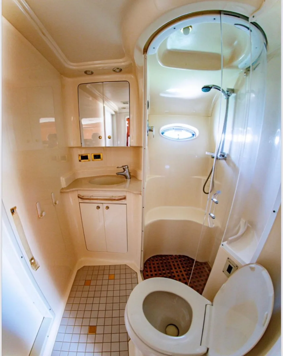 Sea Ray 60 — photo 13