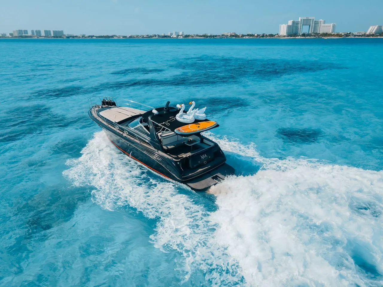 Sea Ray 43 — photo 4