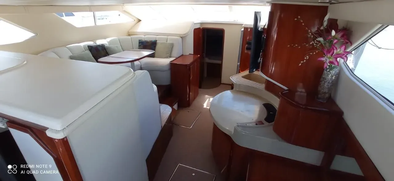 Sea Ray 46 Flybridge — photo 12