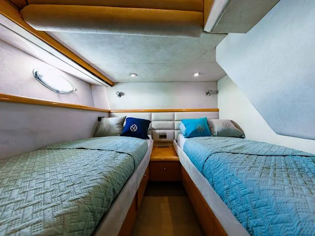 Azimut 65 Flybridge — photo 11
