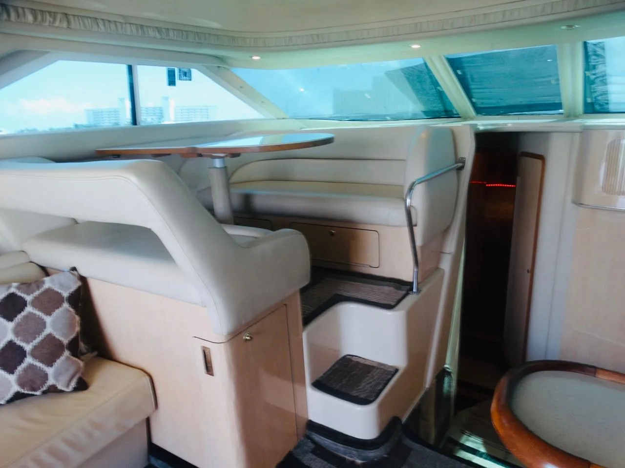 Sea Ray 46 Flybridge — photo 14