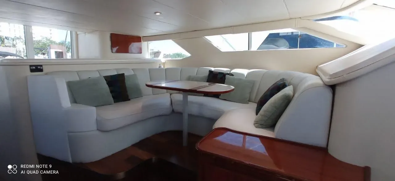 Sea Ray 46 Flybridge — photo 11