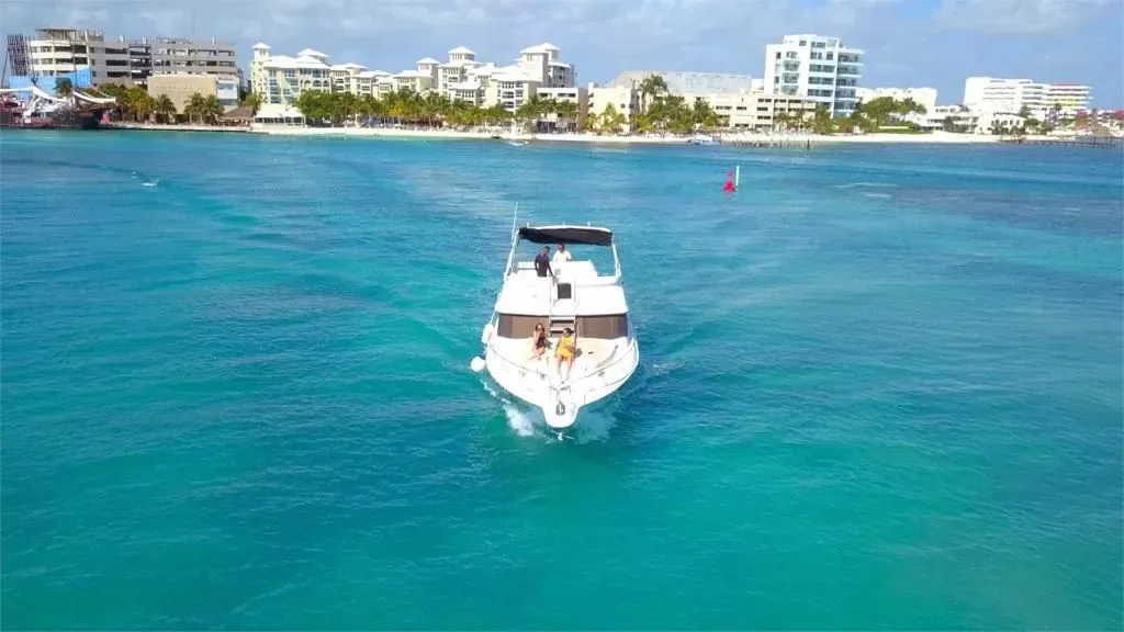 Sea Ray 46 Flybridge — photo 4