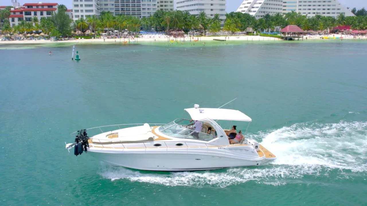 Sea Ray 38 Sundancer — photo 4
