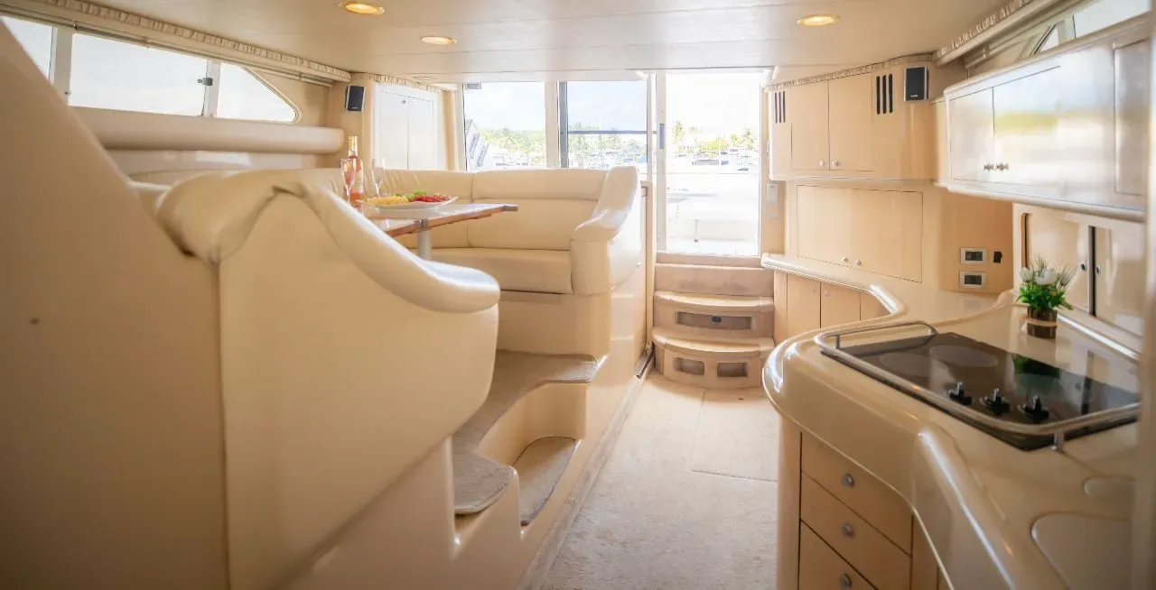 Sea Ray 46 Flybridge — photo 11