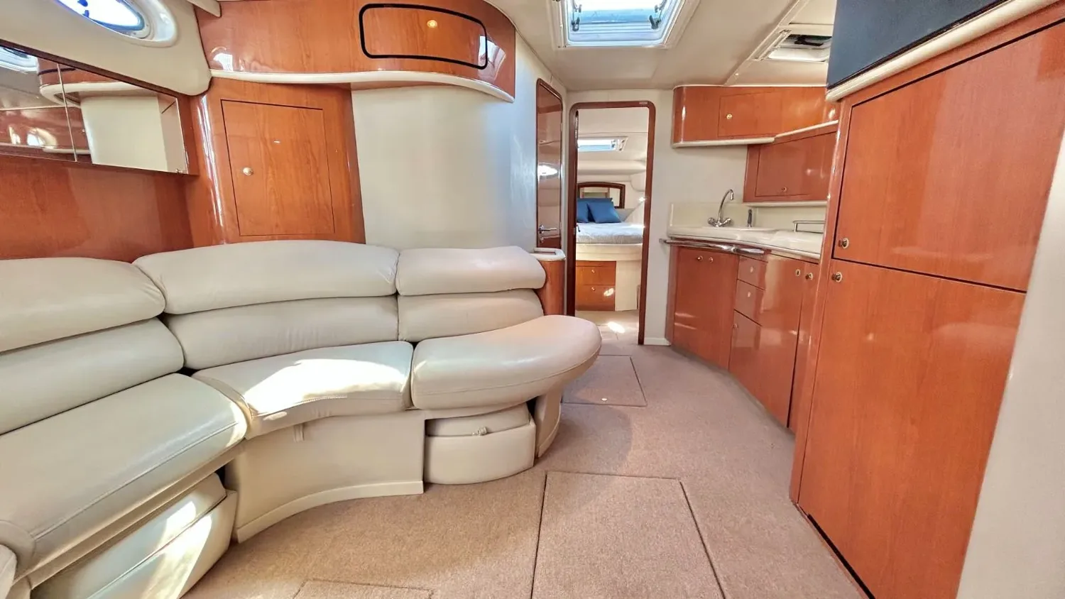 Sea Ray 46 — photo 10