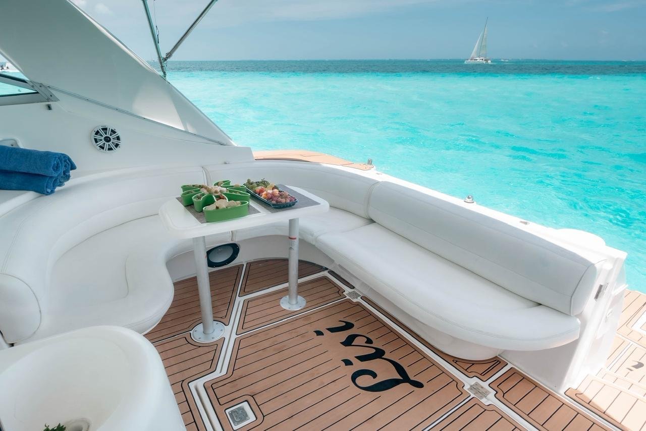 Stern seating