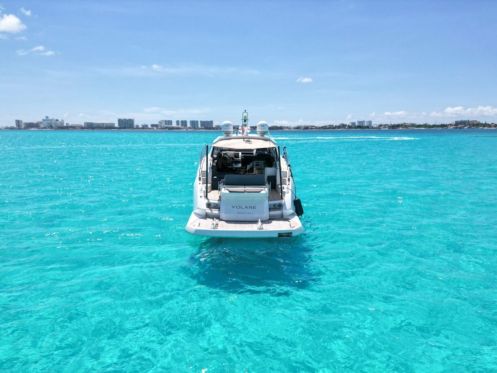 Vista de popa del yate — Azimut 55 Sport