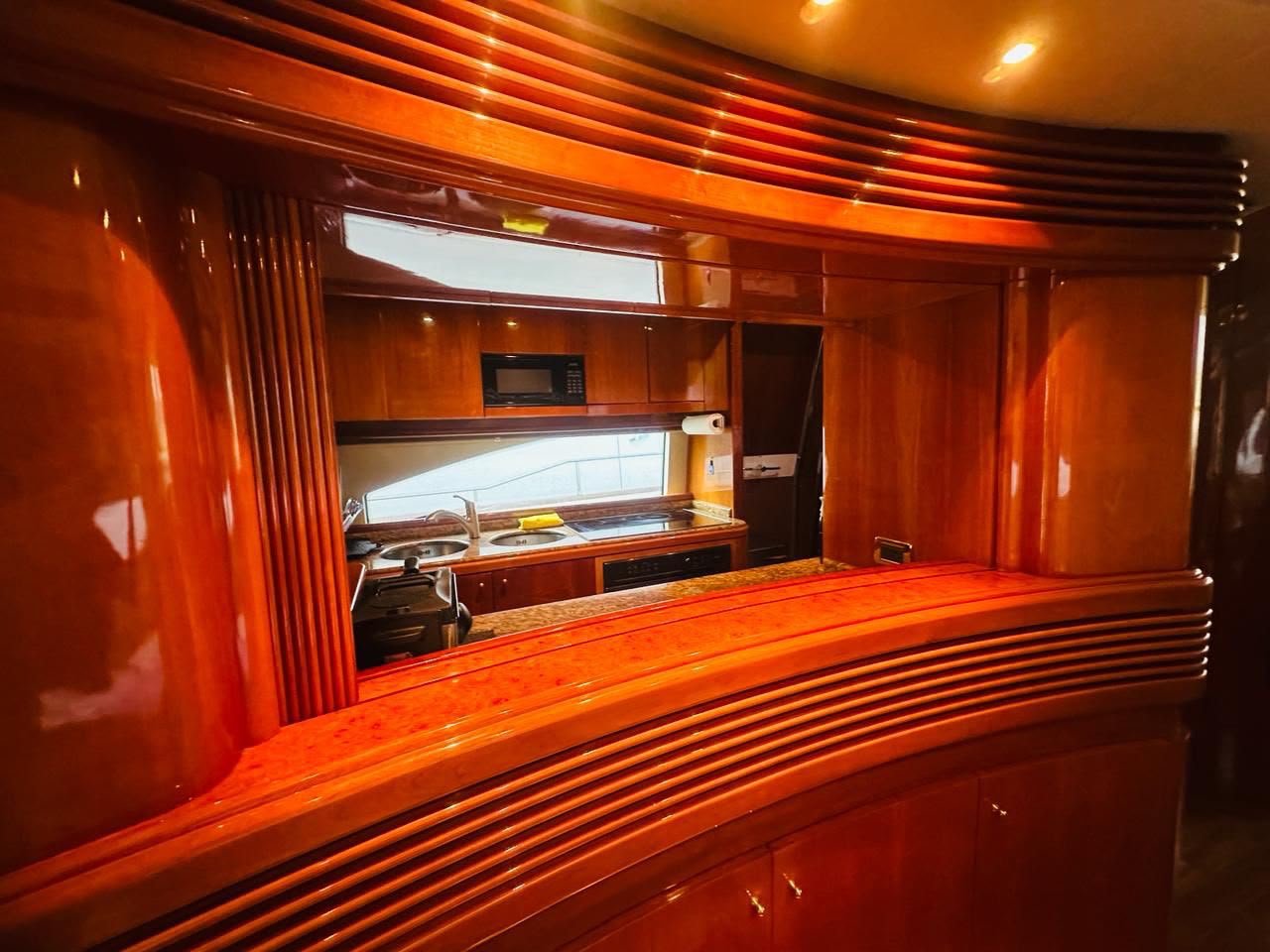 Mueble de televisión del salón — Azimut 85